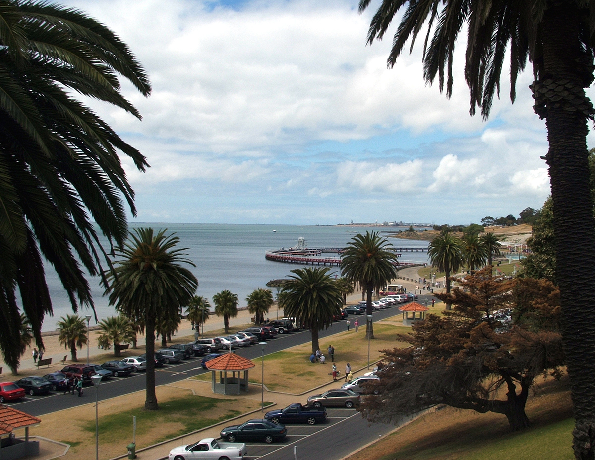 Eastern Beach in Geelong on a summer afternoon